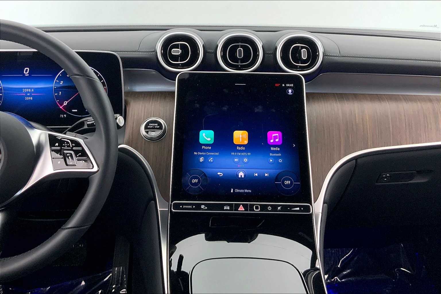 Thumbnail: 2025 Mercedes-Benz GLC - 16