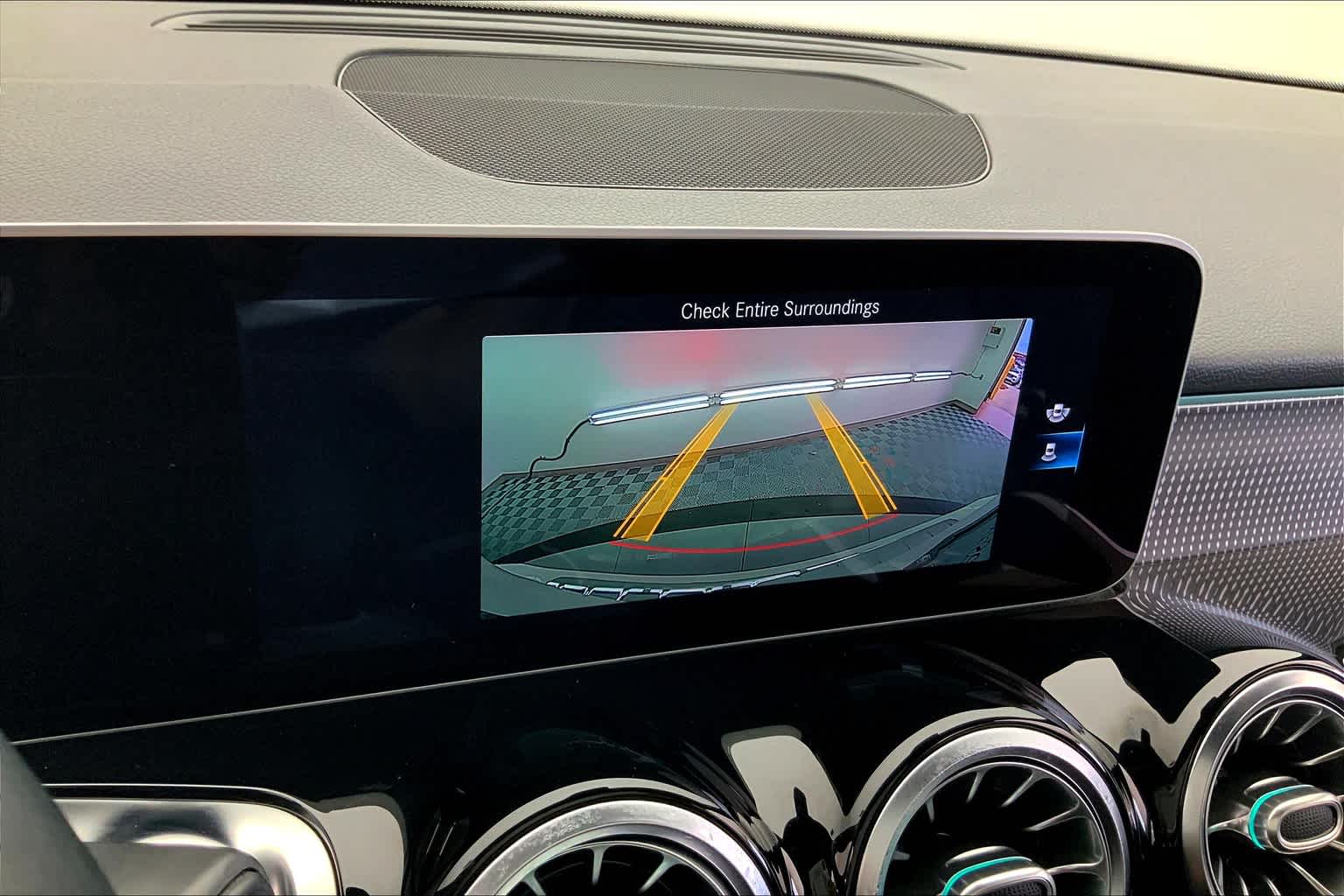 Thumbnail: 2020 Mercedes-Benz GLB - 21