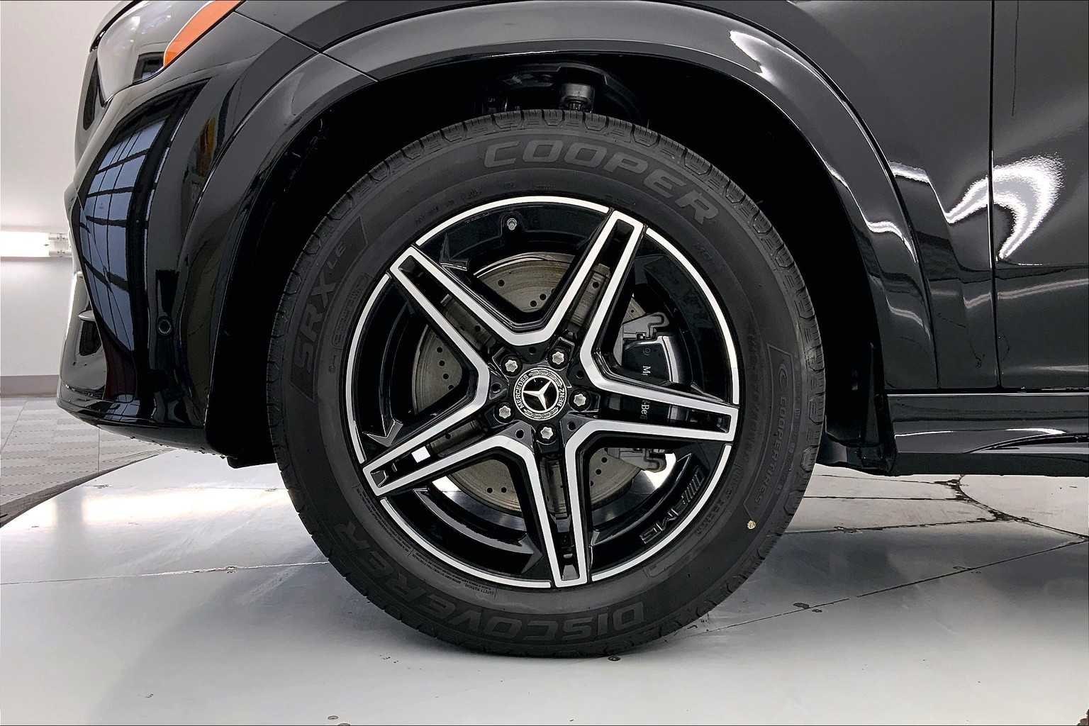 Thumbnail: 2026 Mercedes-Benz GLE - 8