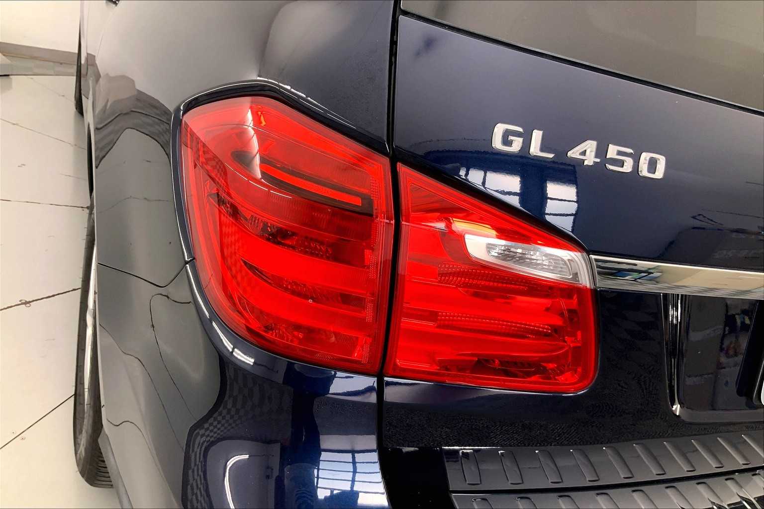 Thumbnail: 2016 Mercedes-Benz GL-Class - 25