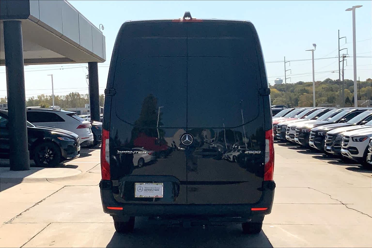 Thumbnail: 2025 Mercedes-Benz Sprinter - 5