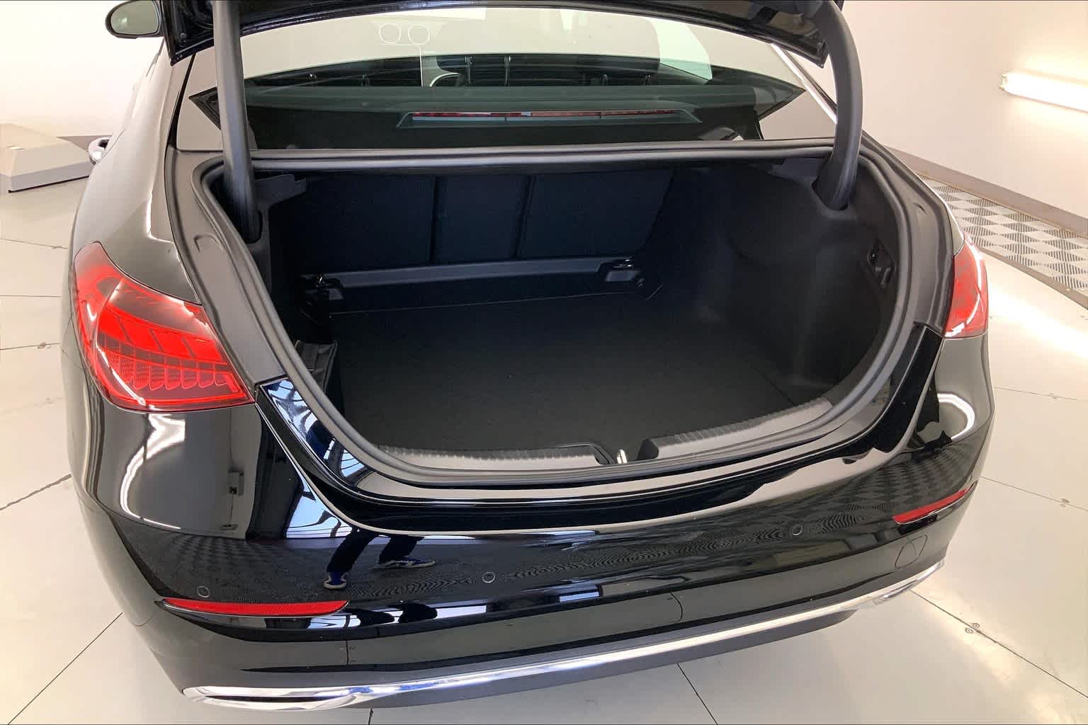 Thumbnail: 2025 Mercedes-Benz C-Class - 19