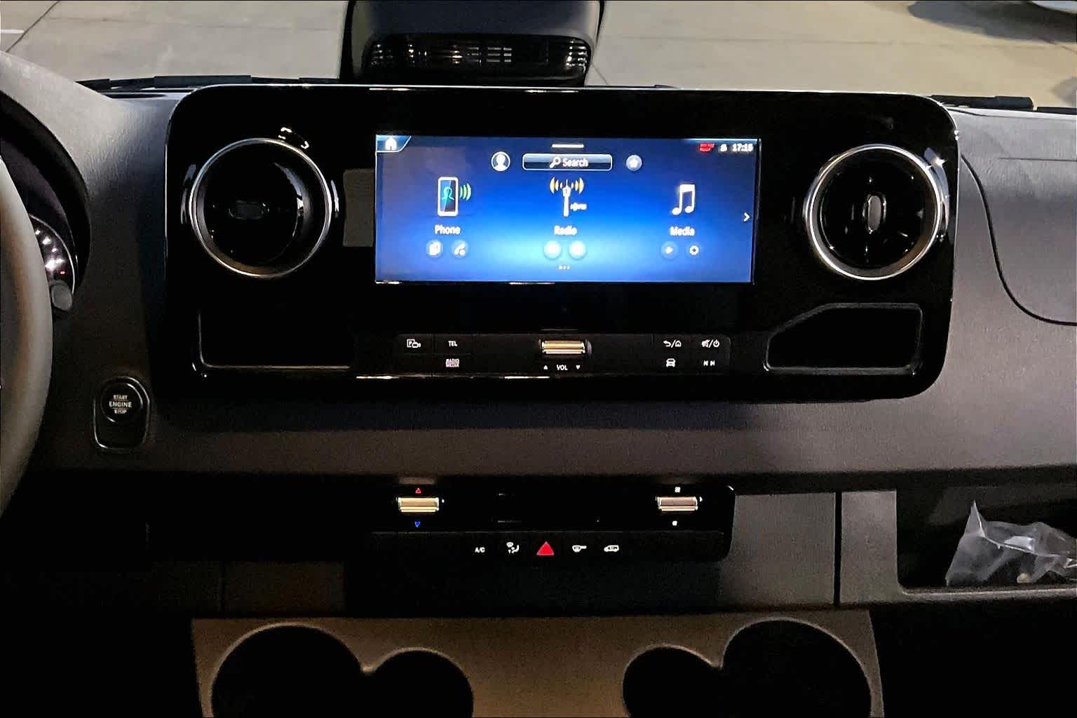 Thumbnail: 2026 Mercedes-Benz Sprinter - 15