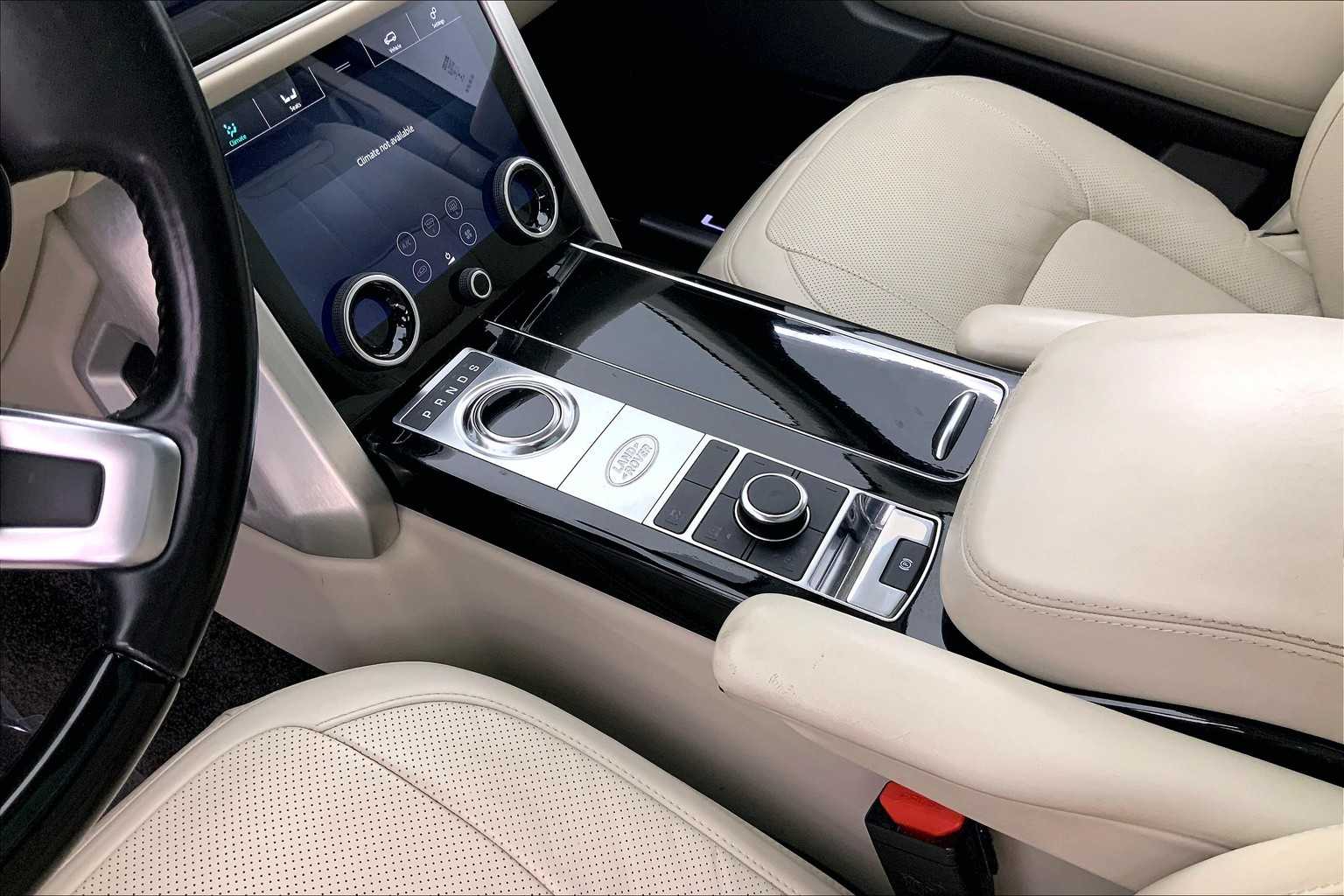 Thumbnail: 2018 Land Rover Range Rover - 17