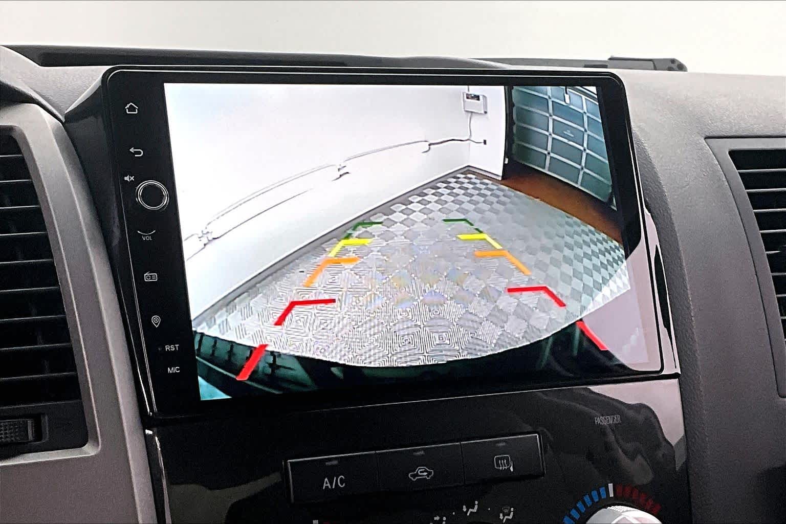 Thumbnail: 2011 Toyota Tundra - 21