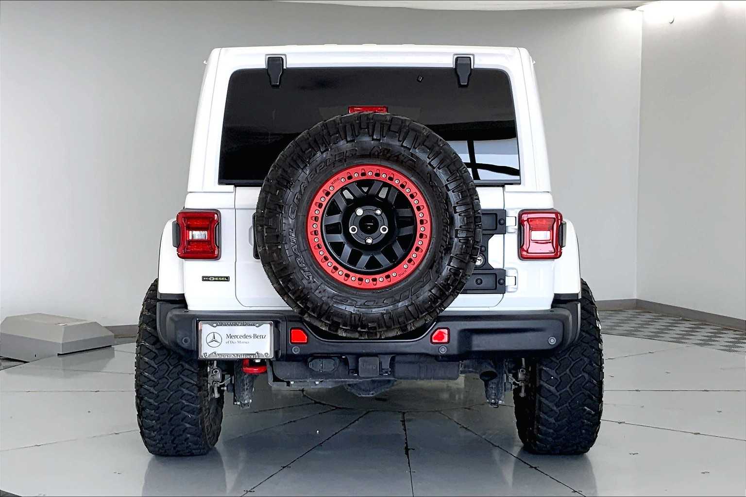 Thumbnail: 2021 Jeep Wrangler - 5