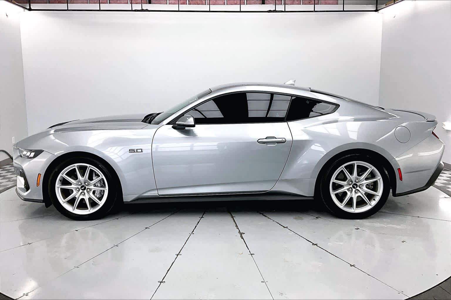 Thumbnail: 2025 Ford Mustang - 3