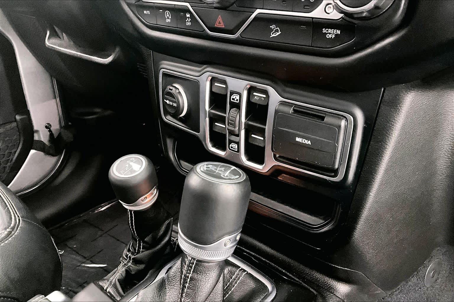 Thumbnail: 2018 Jeep Wrangler - 26