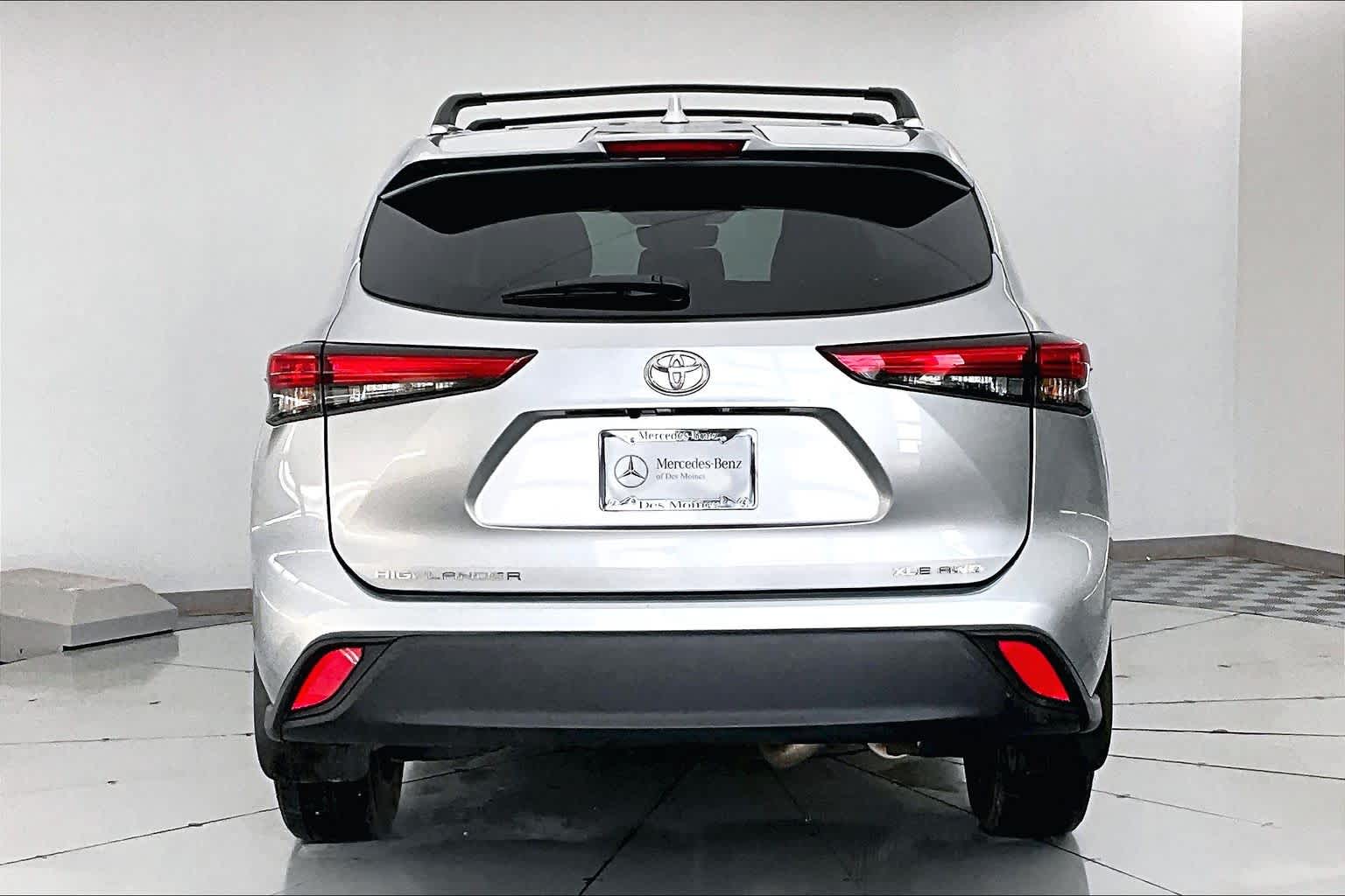 Thumbnail: 2022 Toyota Highlander - 4