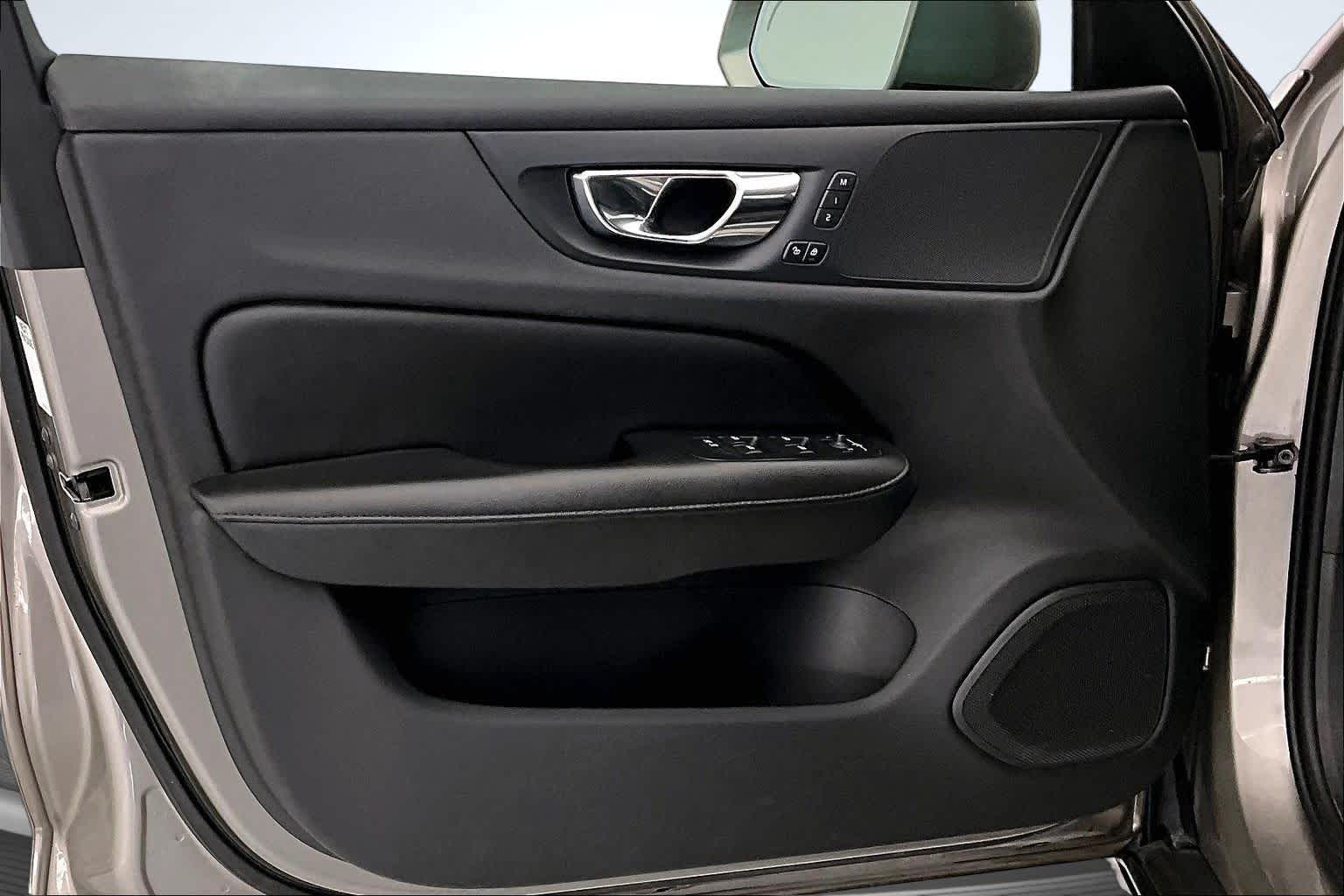 Thumbnail: 2020 Volvo S60 - 22