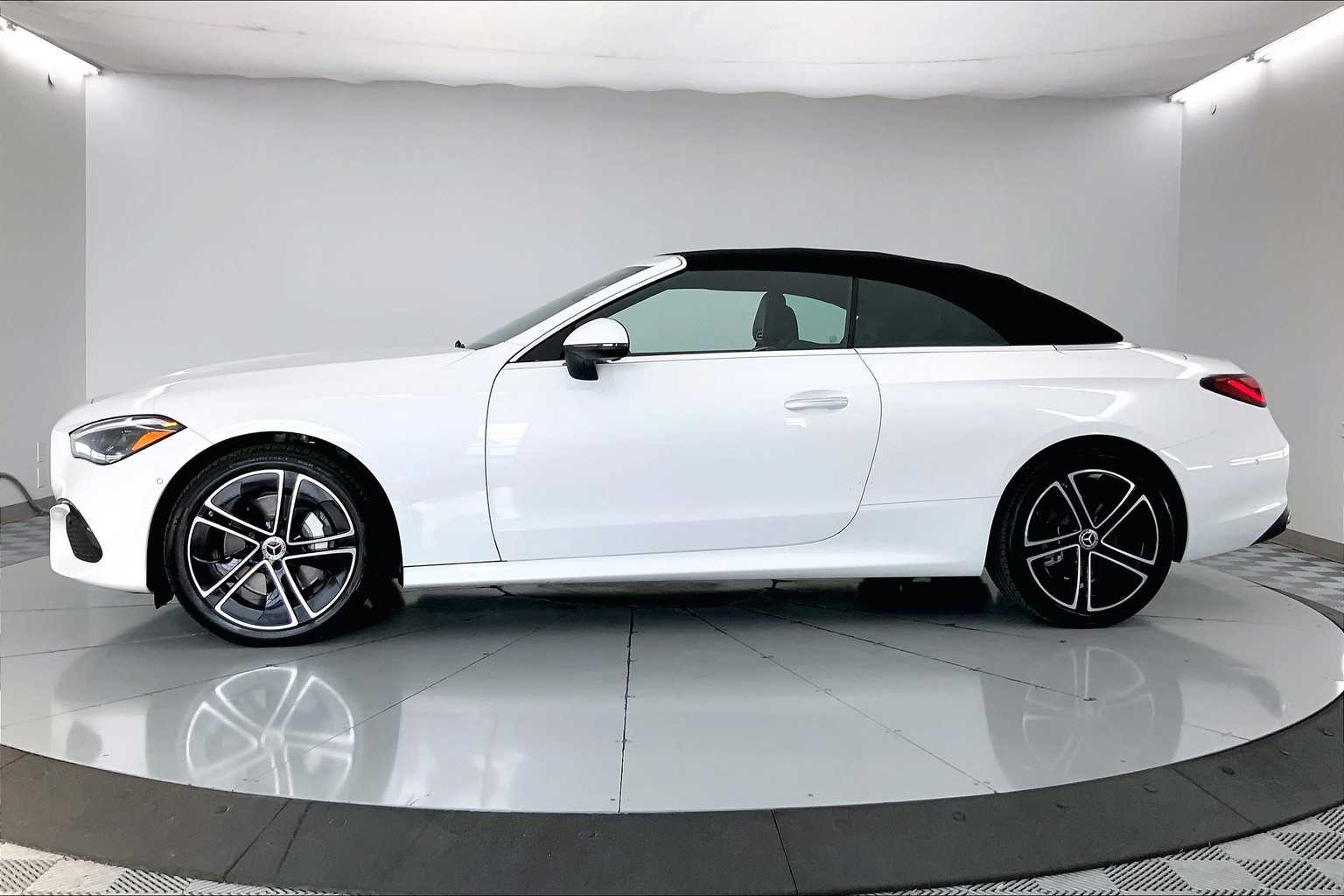 Thumbnail: 2024 Mercedes-Benz CLE - 3