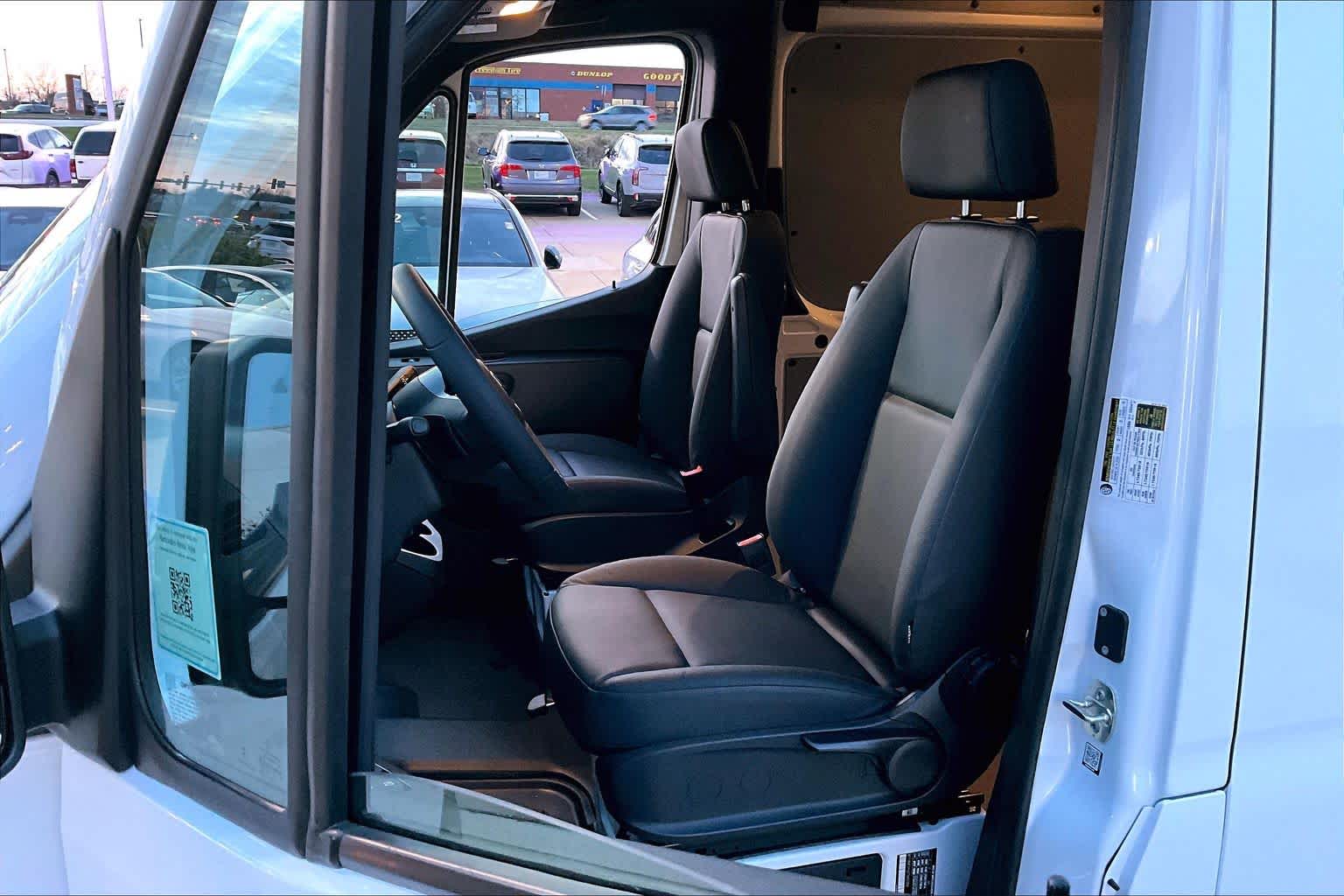 Thumbnail: 2026 Mercedes-Benz Sprinter - 11