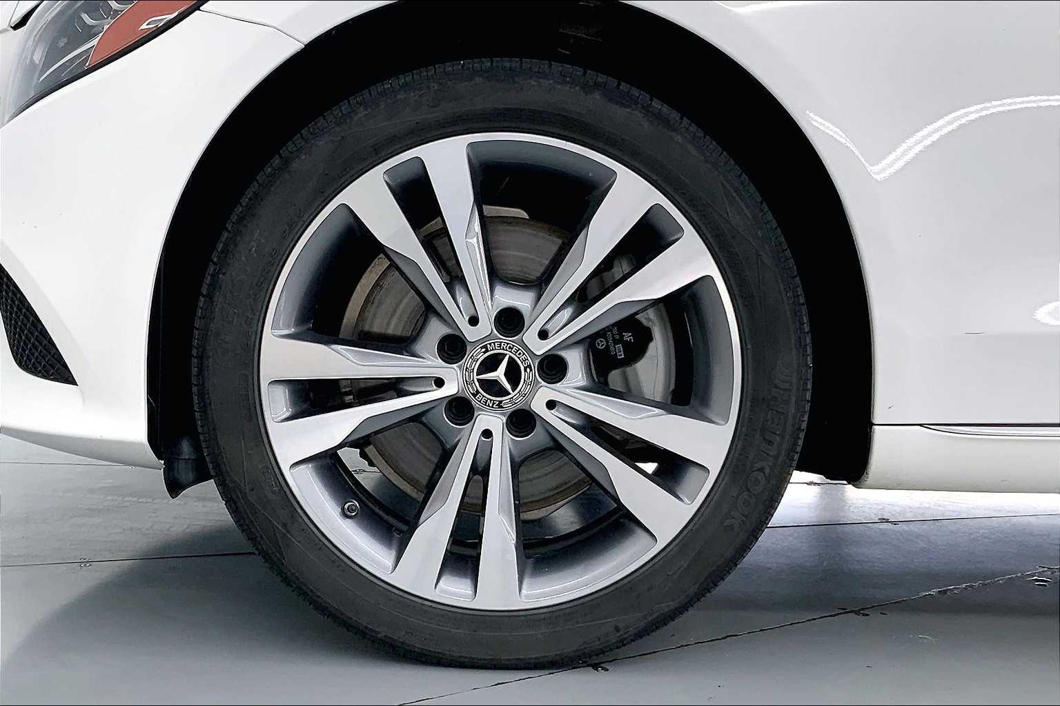 Thumbnail: 2020 Mercedes-Benz C-Class - 8