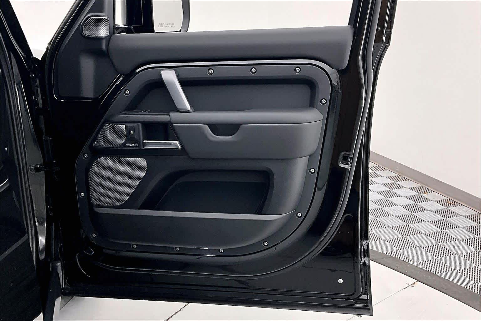 Thumbnail: 2024 Land Rover Defender - 24