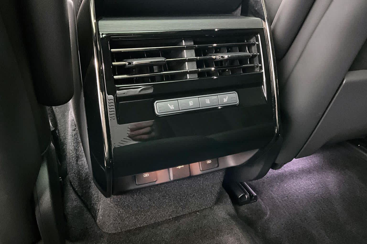 Thumbnail: 2023 Land Rover Range Rover Sport - 28