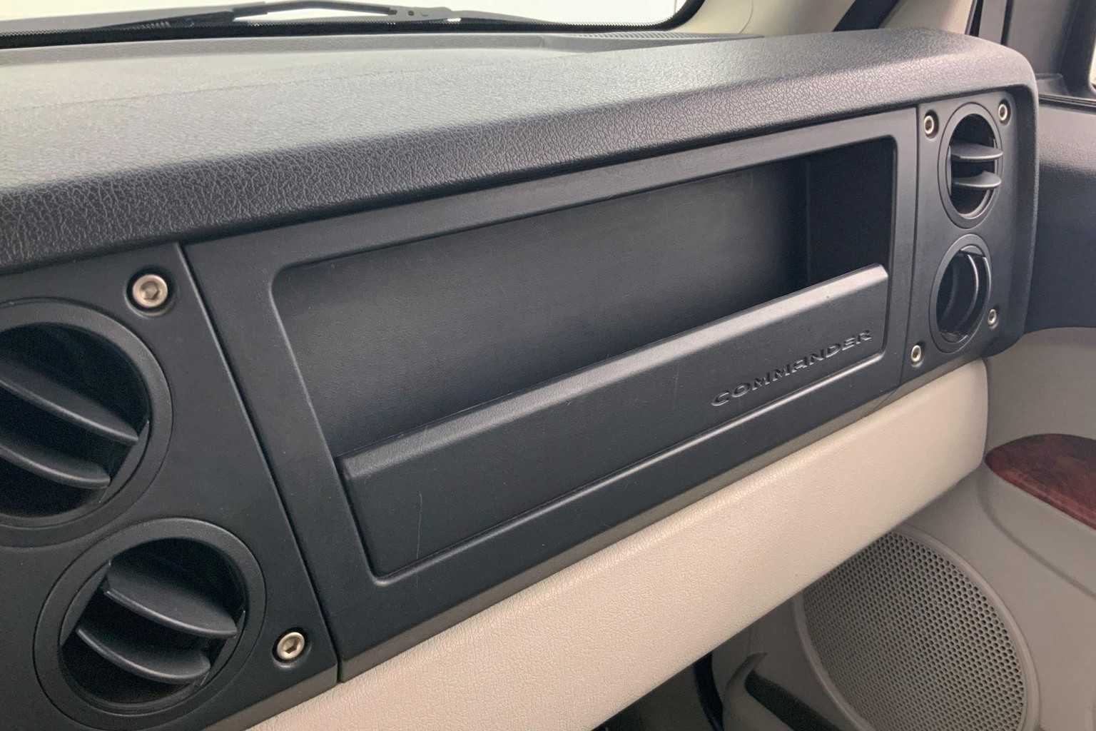 2006 Jeep Commander Limited Edition 28