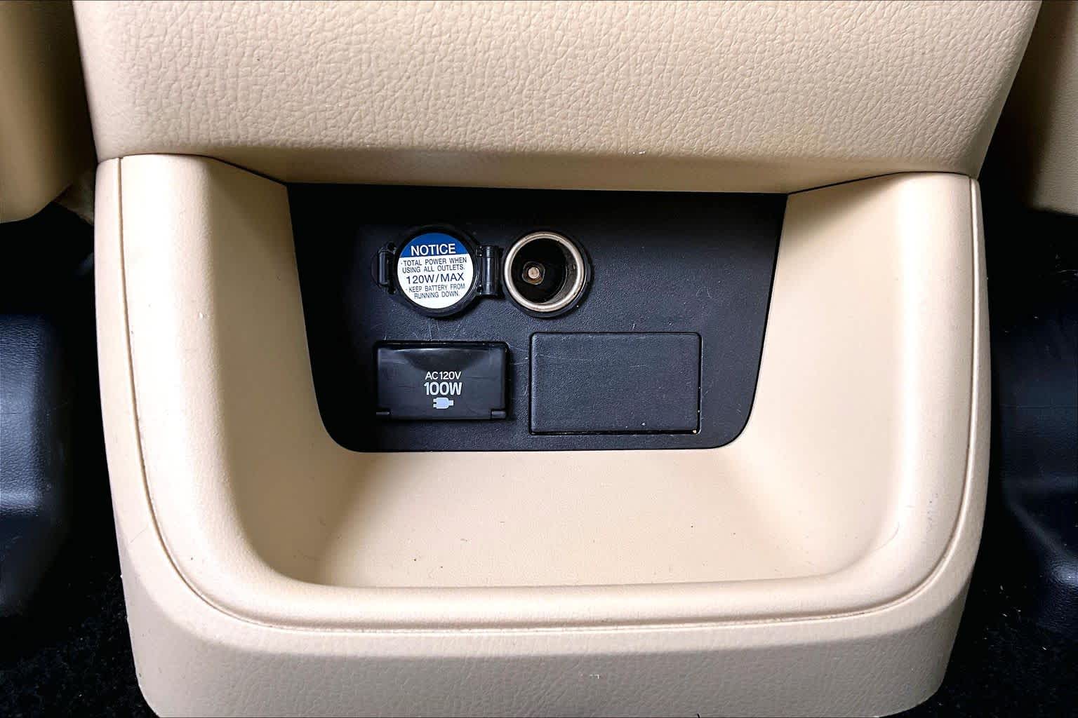 Thumbnail: 2015 Toyota Highlander - 28