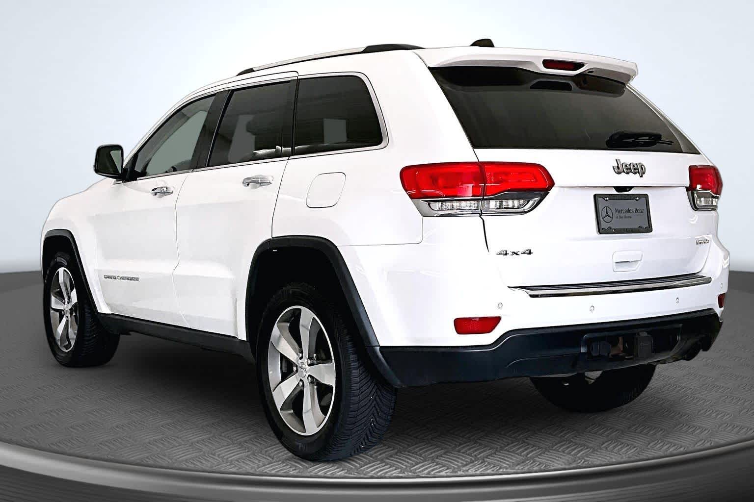Thumbnail: 2015 Jeep Grand Cherokee - 4