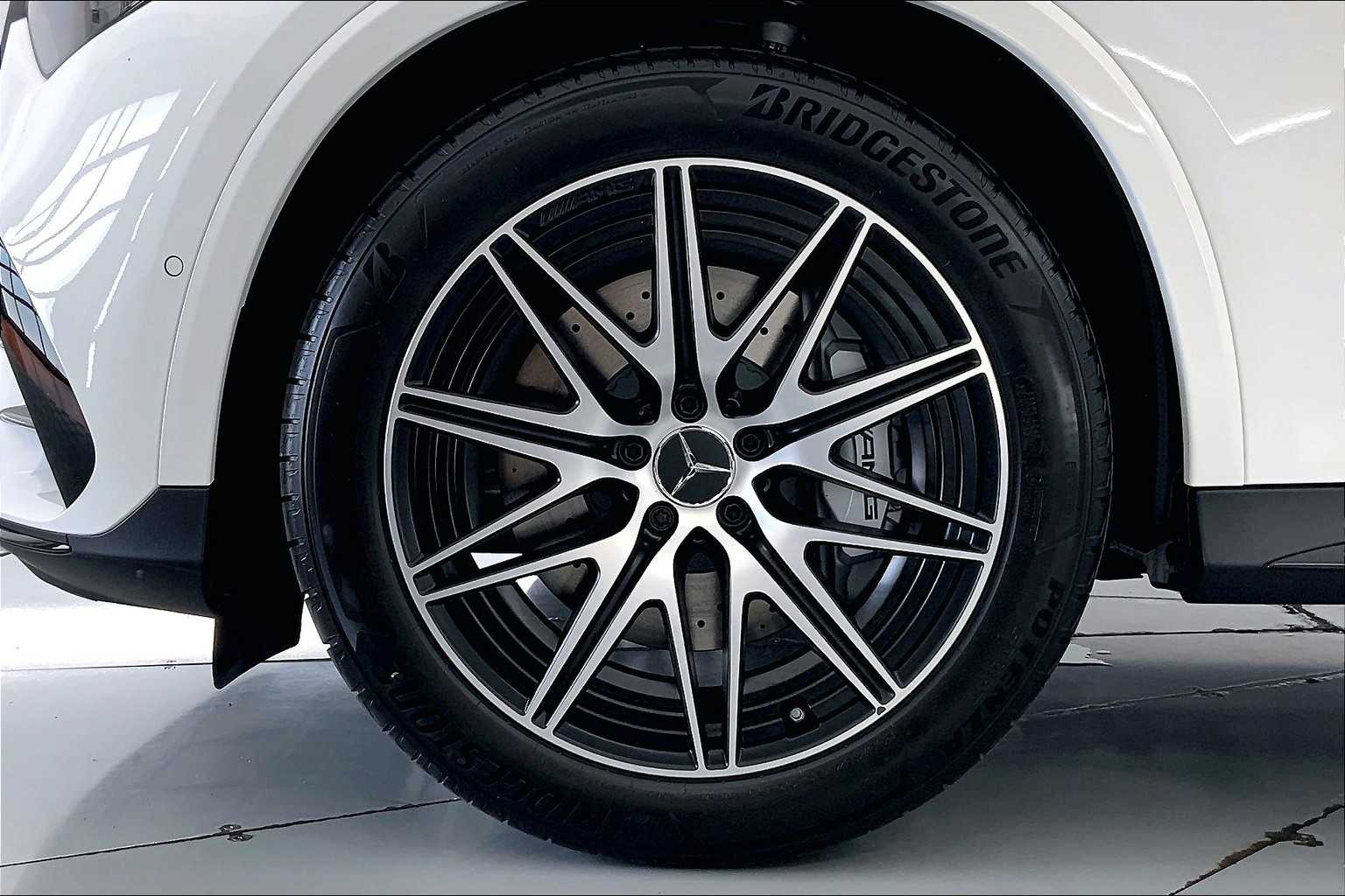 Thumbnail: 2026 Mercedes-Benz GLC - 8