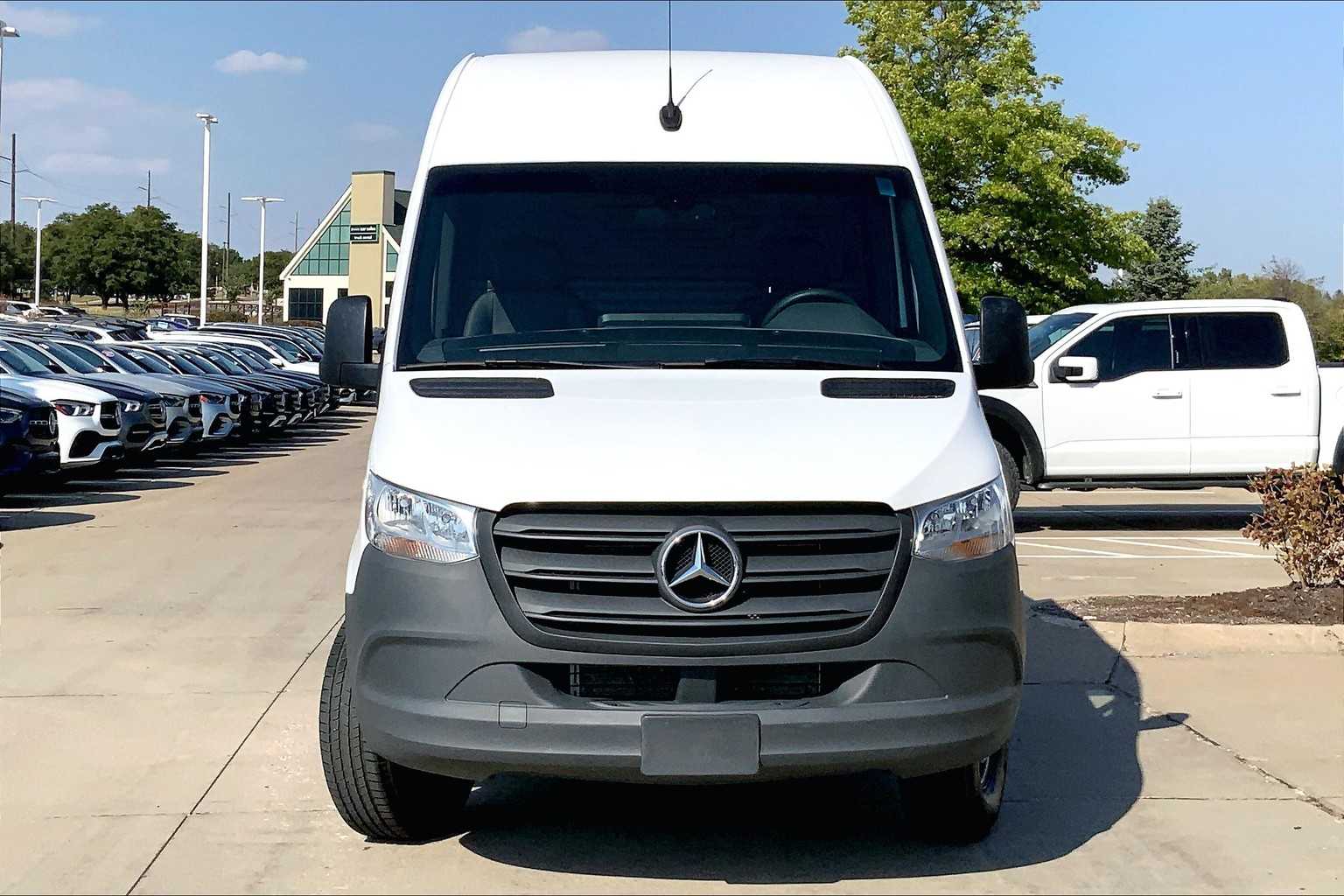 Thumbnail: 2024 Mercedes-Benz Sprinter - 6