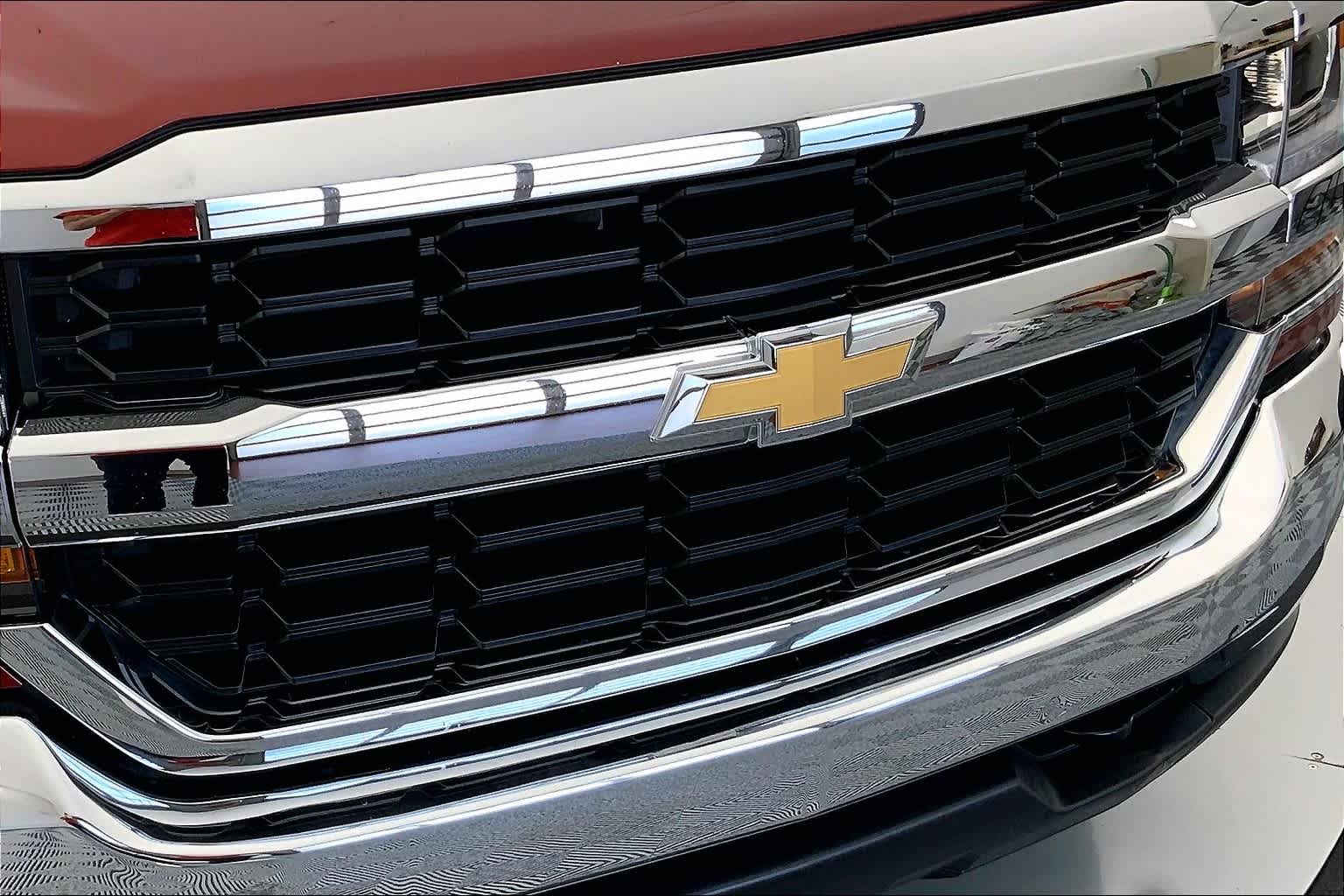 Thumbnail: 2018 Chevrolet Silverado 1500 - 25