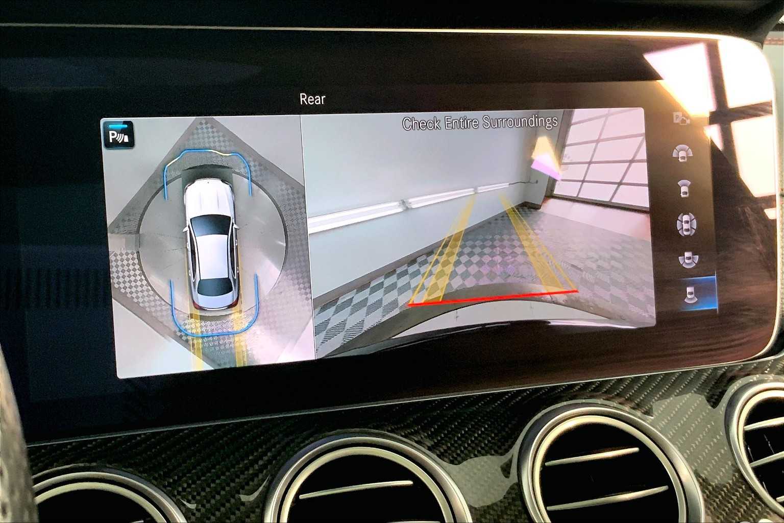 Thumbnail: 2022 Mercedes-Benz E-Class - 20