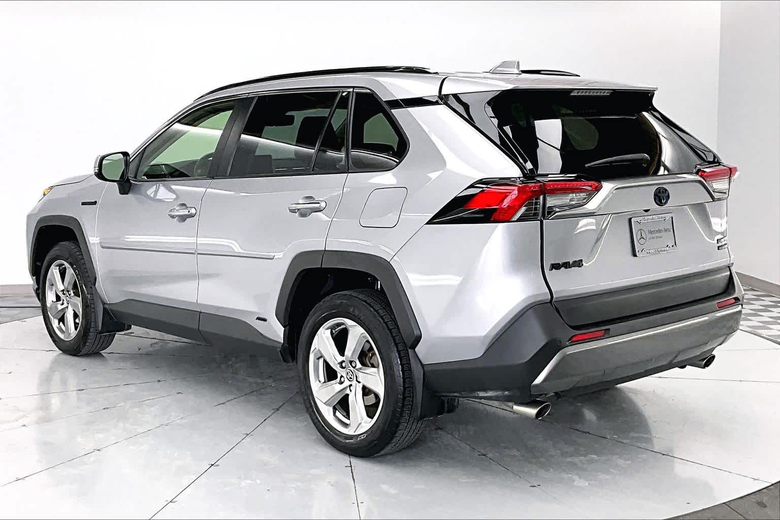 Thumbnail: 2020 Toyota RAV4 - 4