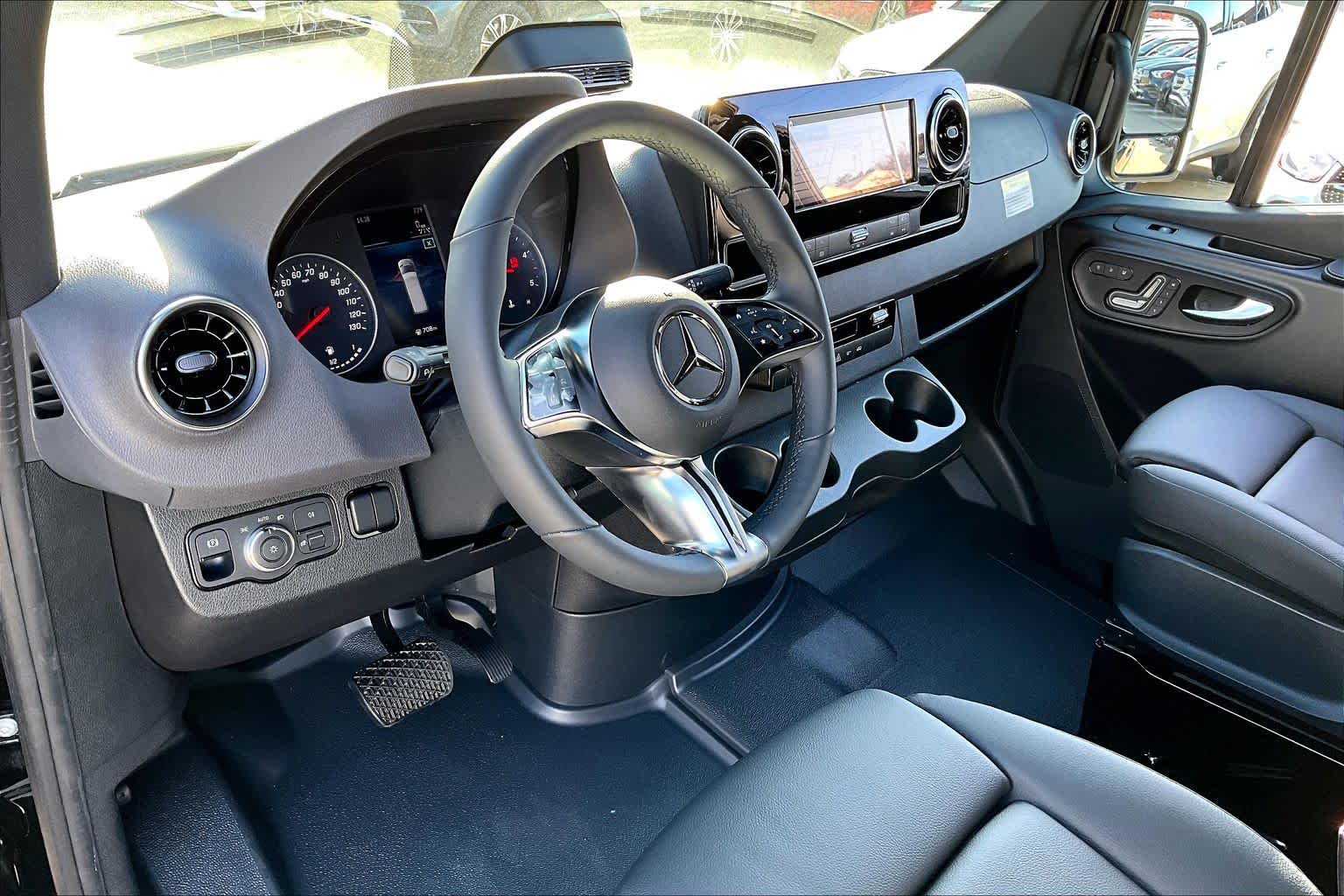 Thumbnail: 2026 Mercedes-Benz Sprinter - 2