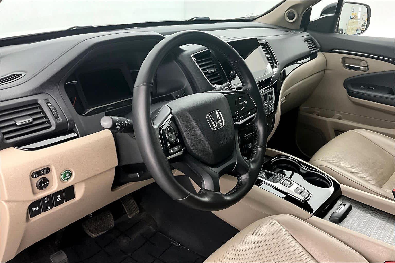 Thumbnail: 2019 Honda Pilot - 2