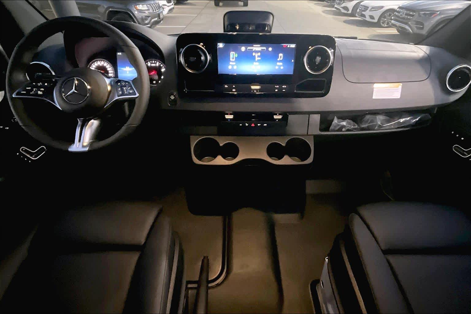 Thumbnail: 2026 Mercedes-Benz Sprinter - 10