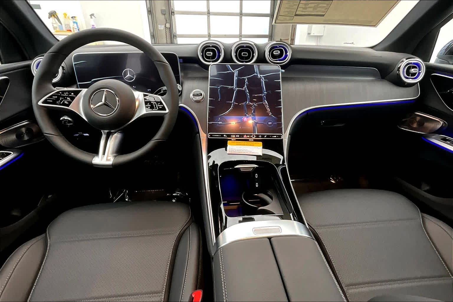 Thumbnail: 2026 Mercedes-Benz GLC - 10