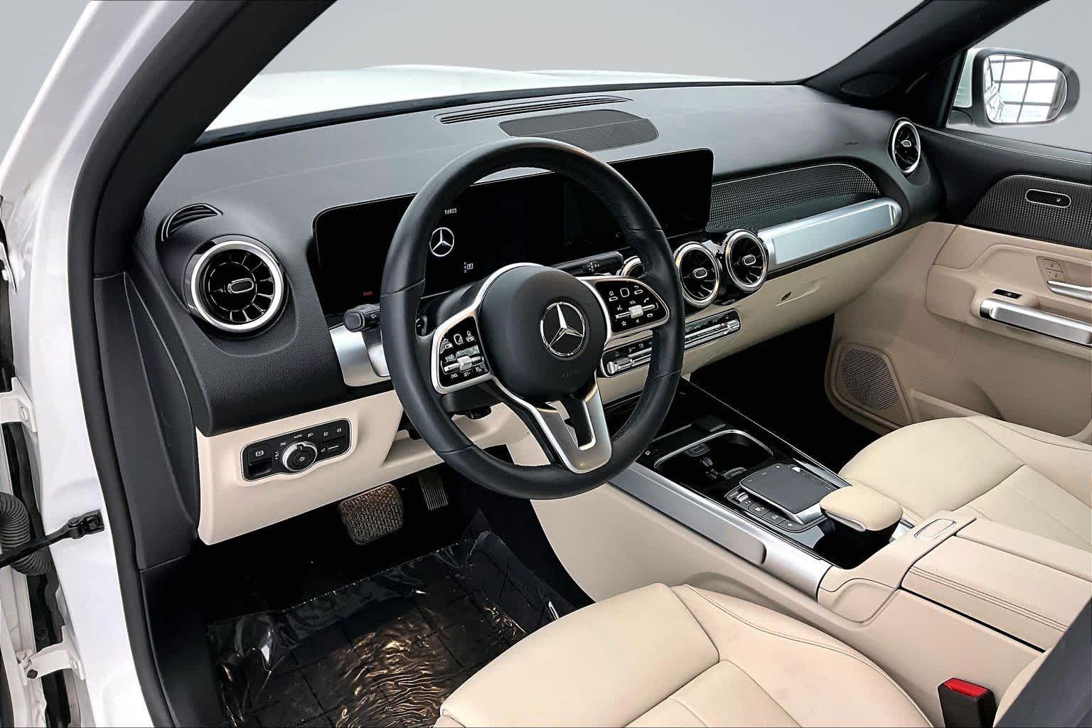 Thumbnail: 2022 Mercedes-Benz GLB - 2