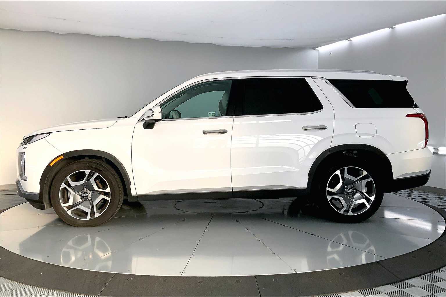 Thumbnail: 2024 Hyundai Palisade - 3