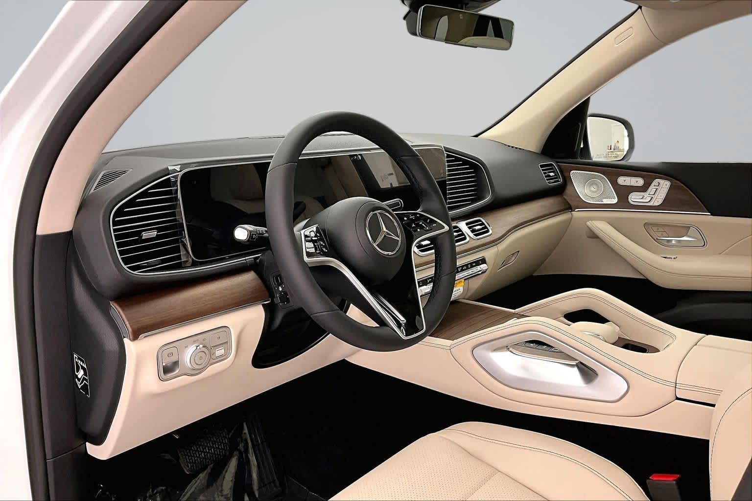 Thumbnail: 2026 Mercedes-Benz GLE - 2
