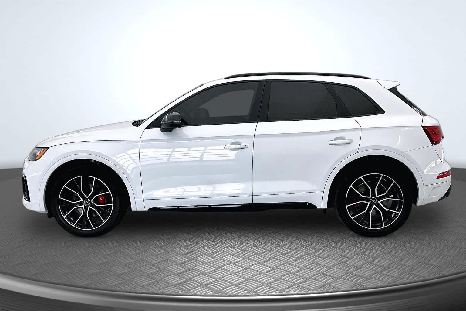 Thumbnail: 2024 Audi SQ5 - 2