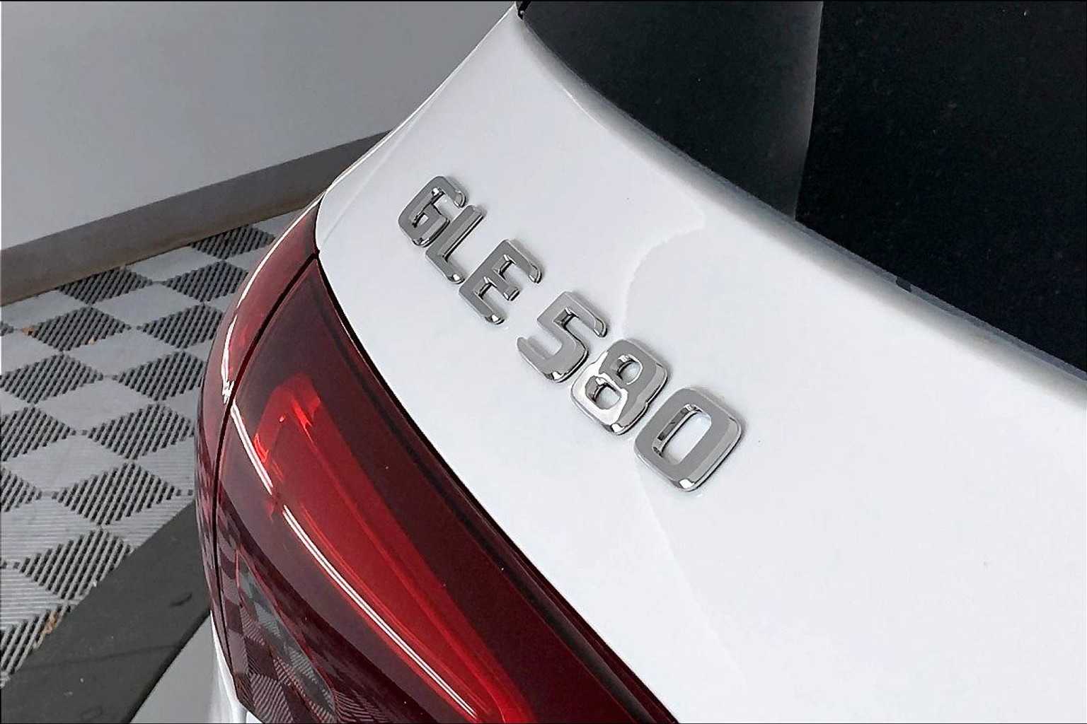 Thumbnail: 2026 Mercedes-Benz GLE - 7