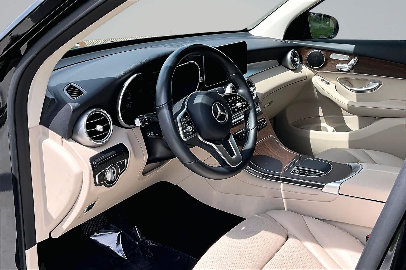 Thumbnail: 2022 Mercedes-Benz GLC - 2