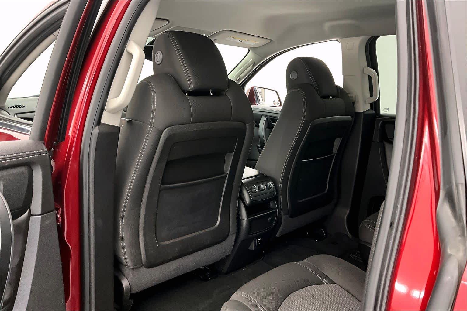 Thumbnail: 2016 Chevrolet Traverse - 12