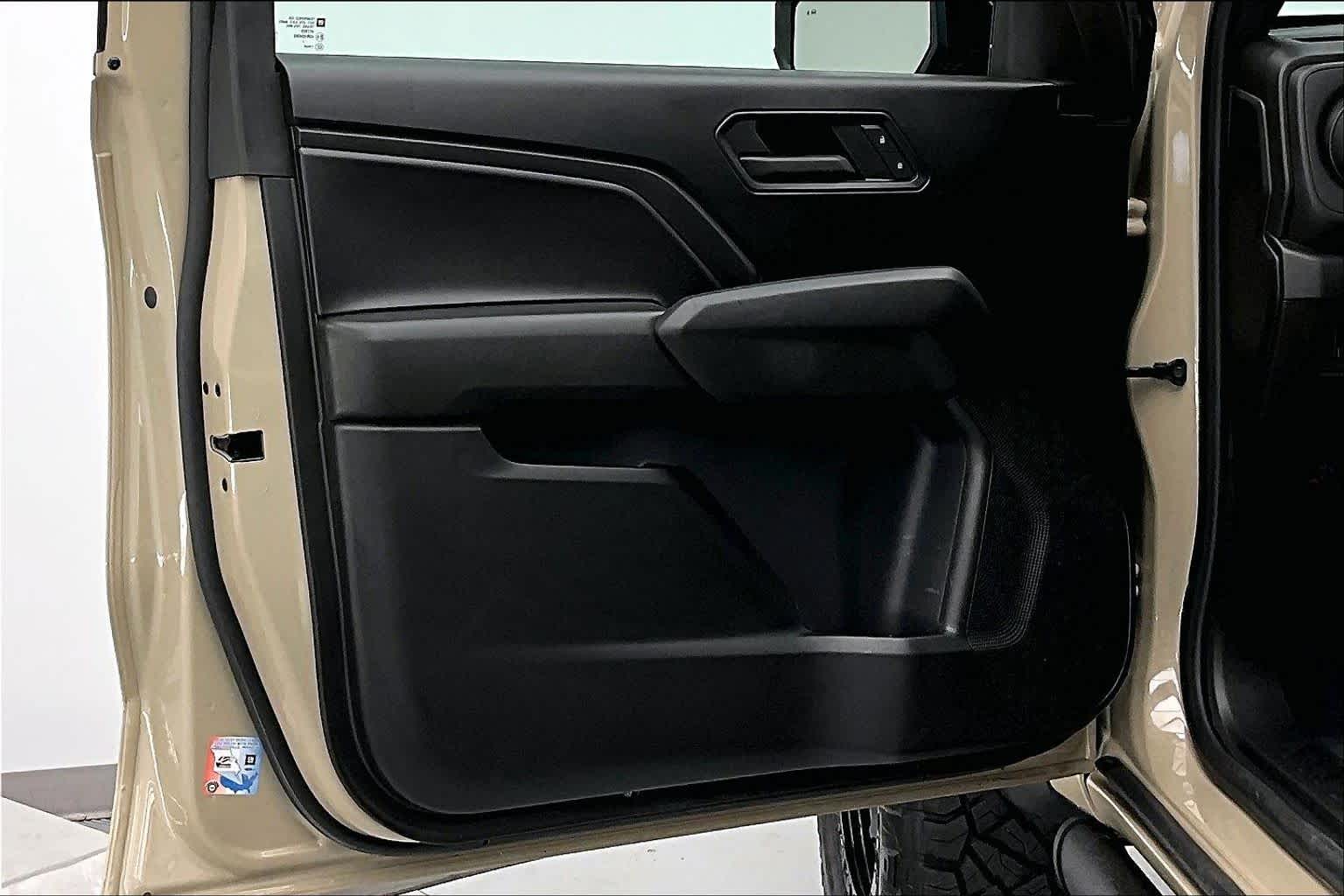 Thumbnail: 2023 Chevrolet Colorado - 23