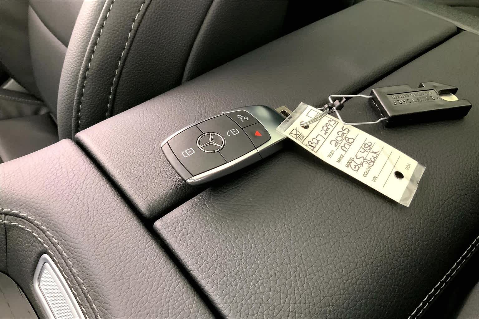 Thumbnail: 2025 Mercedes-Benz GLS - 20