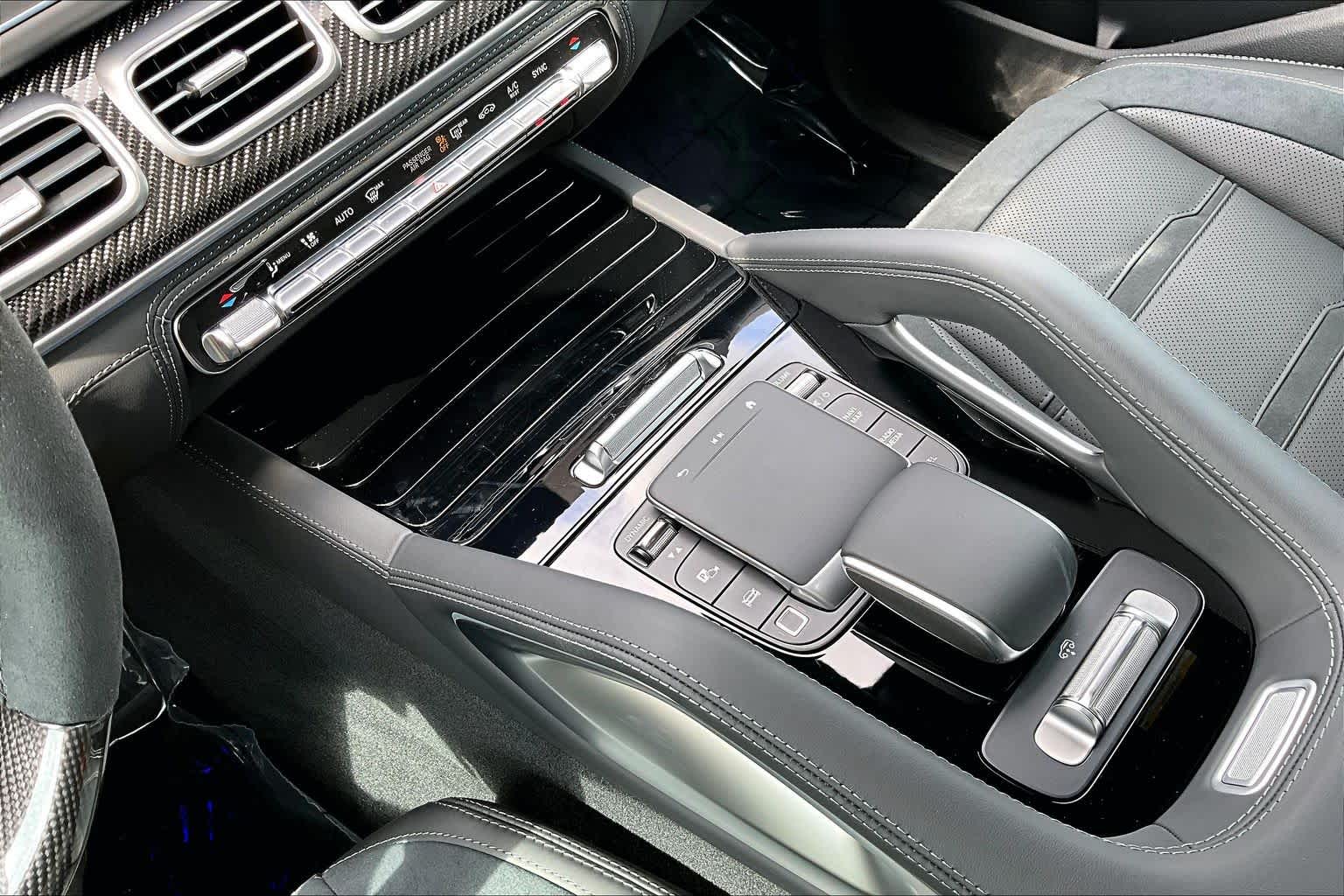 Thumbnail: 2026 Mercedes-Benz GL-Class - 17