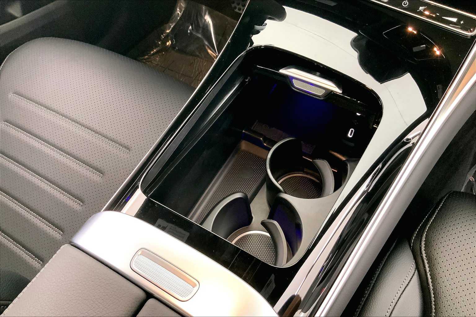 Thumbnail: 2025 Mercedes-Benz GLC - 23