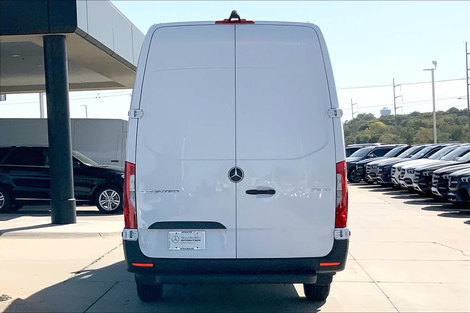 Thumbnail: 2025 Mercedes-Benz Sprinter - 5