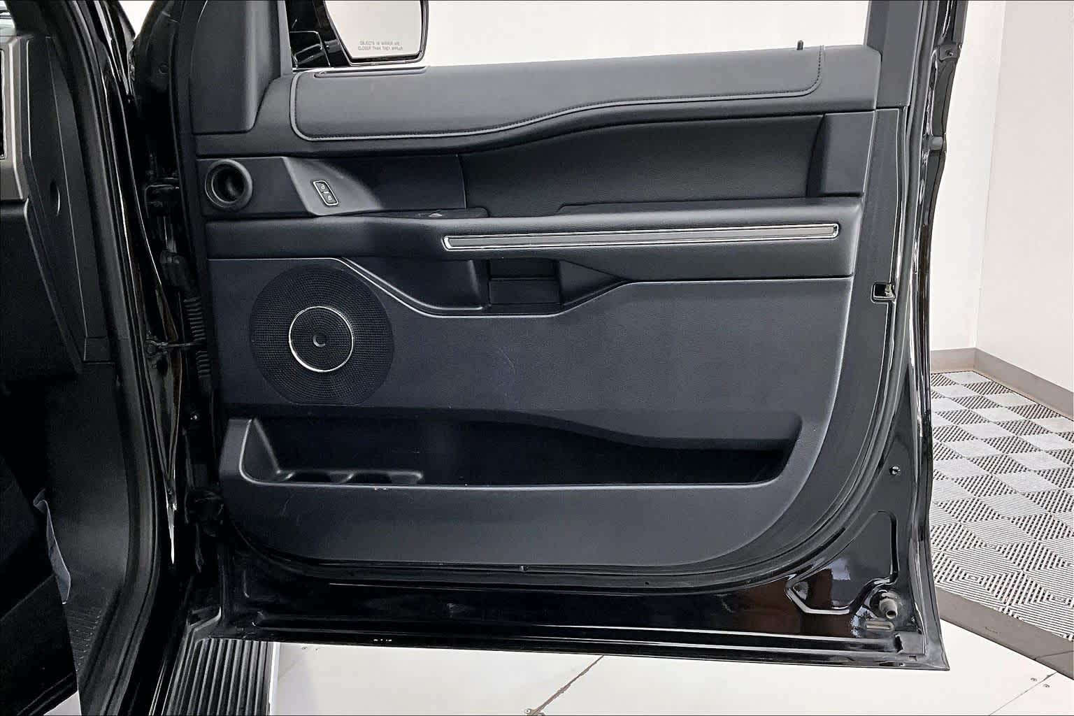 Thumbnail: 2019 Ford Expedition - 24