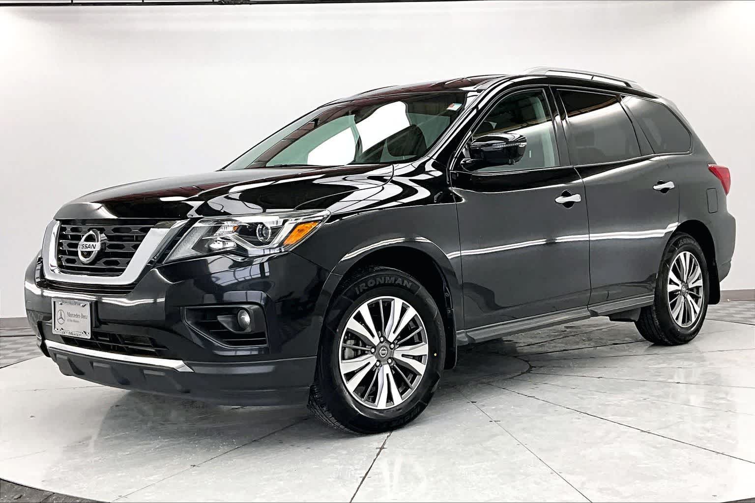 2017 Nissan Pathfinder SL -
                  Urbandale, IA