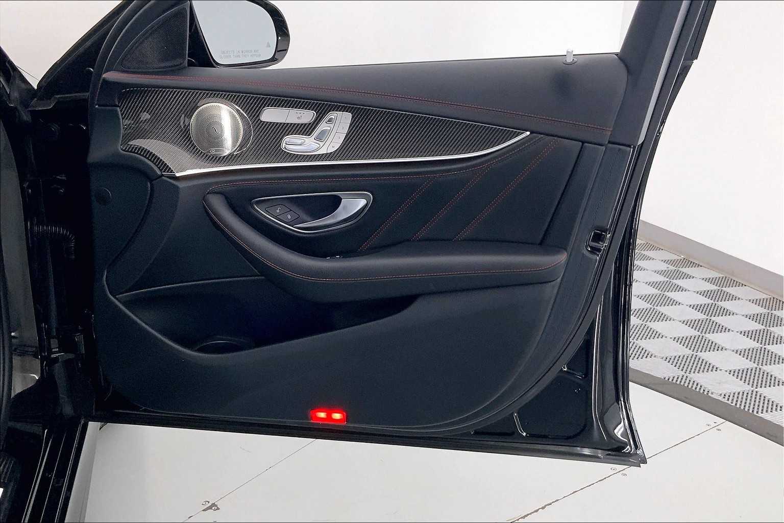 Thumbnail: 2022 Mercedes-Benz E-Class - 23