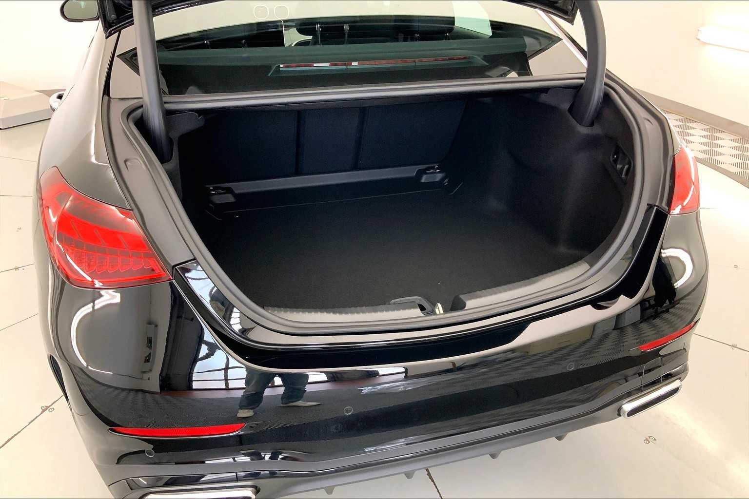 Thumbnail: 2025 Mercedes-Benz C-Class - 19