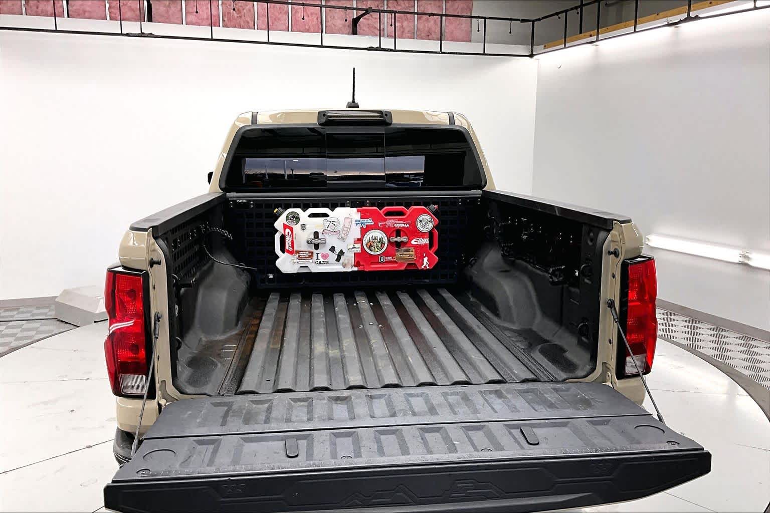 Thumbnail: 2023 Chevrolet Colorado - 19