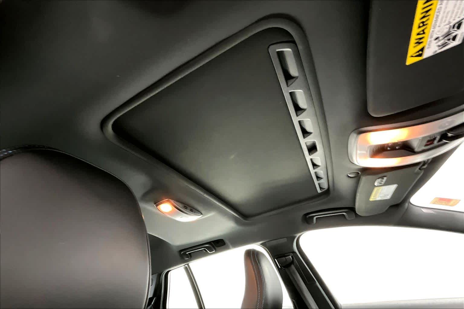 Thumbnail: 2017 Volvo V60 - 22