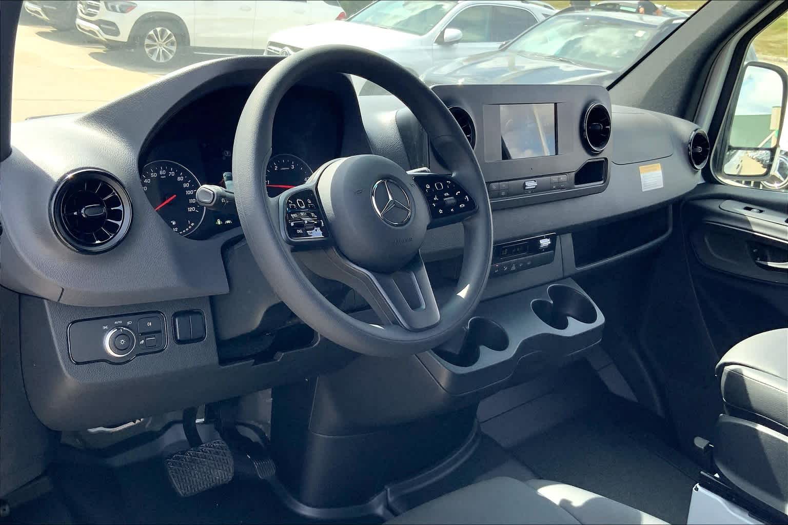 Thumbnail: 2024 Mercedes-Benz Sprinter - 2
